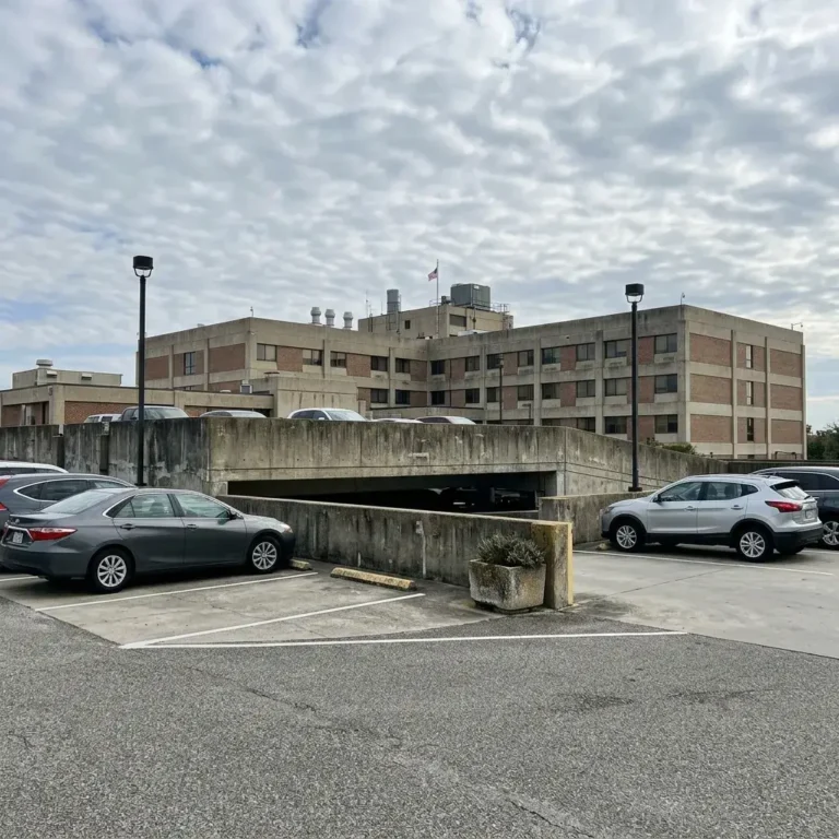 city of savannah parking garages
